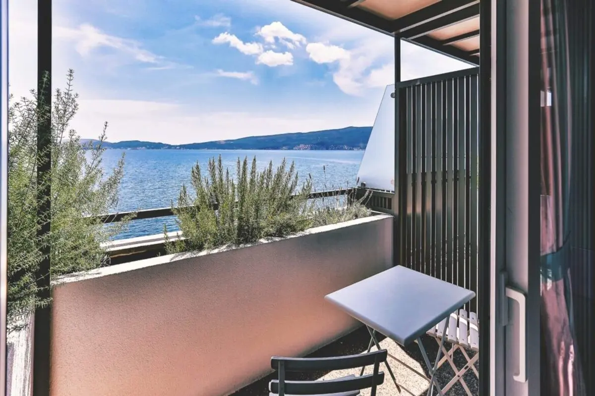 Widok z hotelu Carine Hotel Park