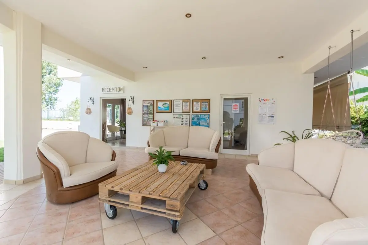 Cavos Beach House — CAVOS BEACH HOUSE