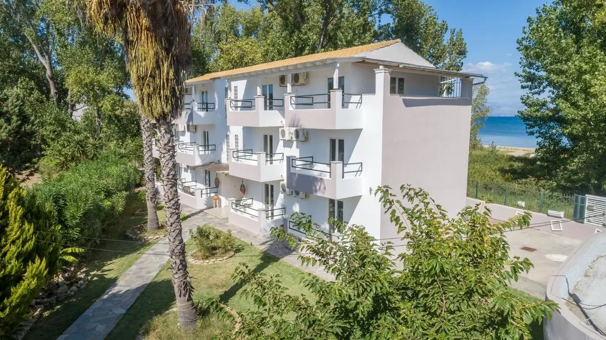 Cavos Beach House — CAVOS BEACH HOUSE