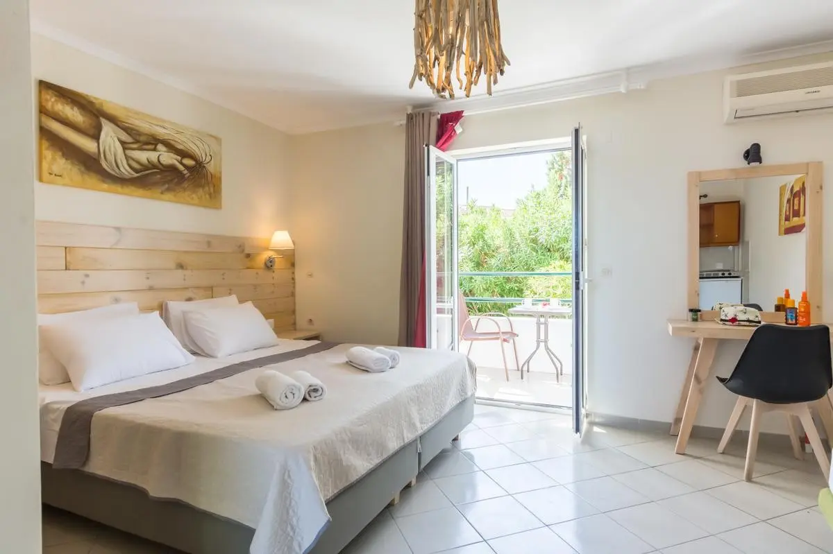 Cavos Beach House — CAVOS BEACH HOUSE