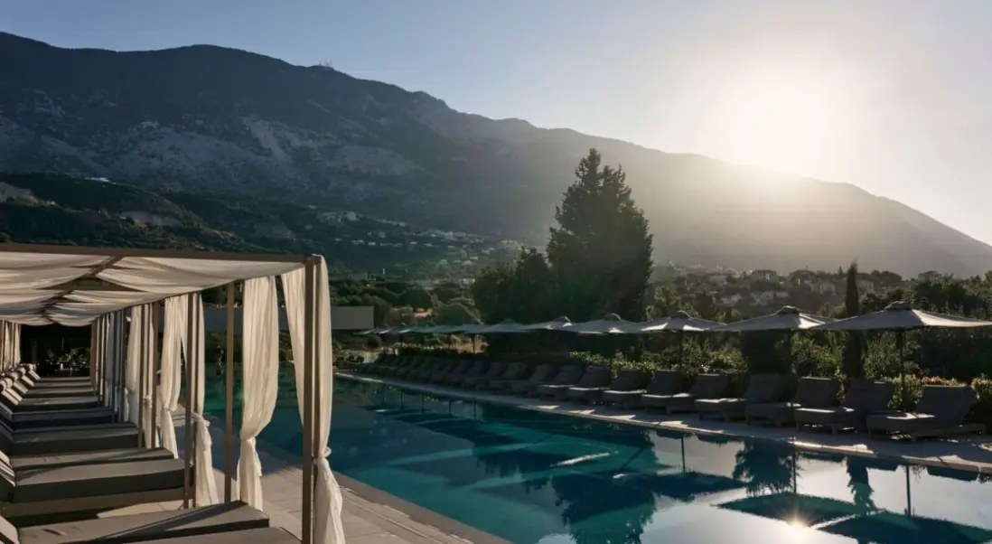 Basen w hotelu Celestial Hotel Luxury Suites and Spa