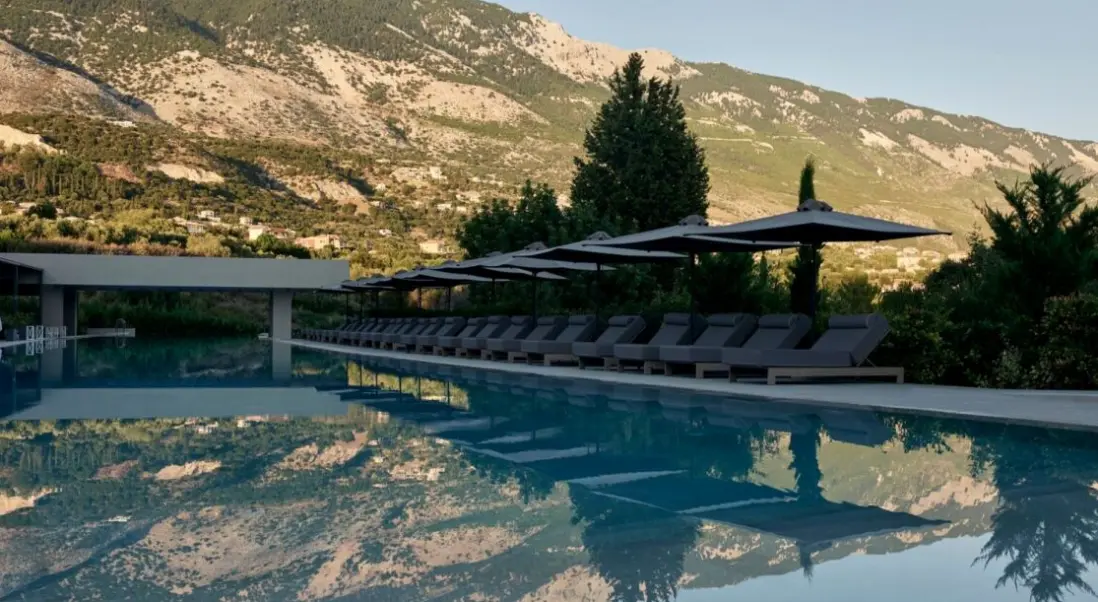 Basen w hotelu Celestial Hotel Luxury Suites and Spa