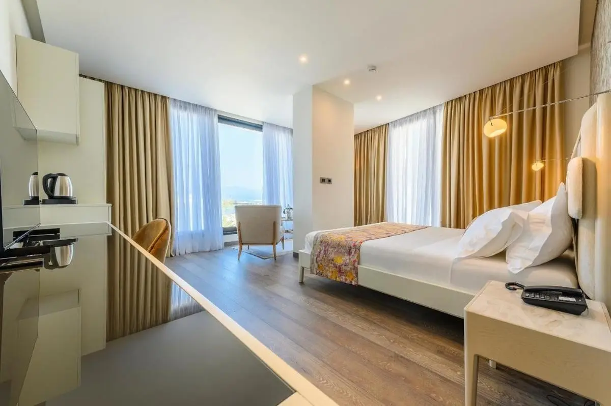 Chic Boutique Hotel & Spa — CHIC BOUTIQUE HOTEL & SPA