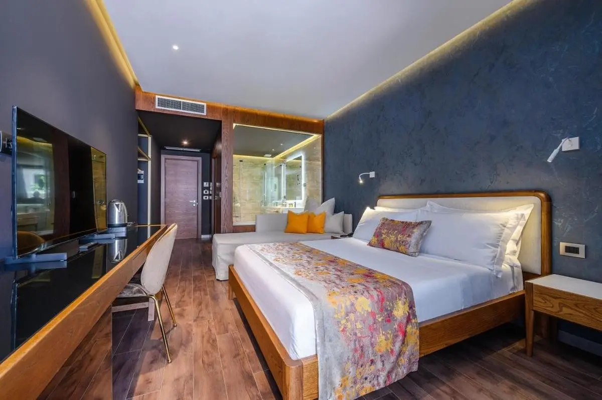 Chic Boutique Hotel & Spa — CHIC BOUTIQUE HOTEL & SPA