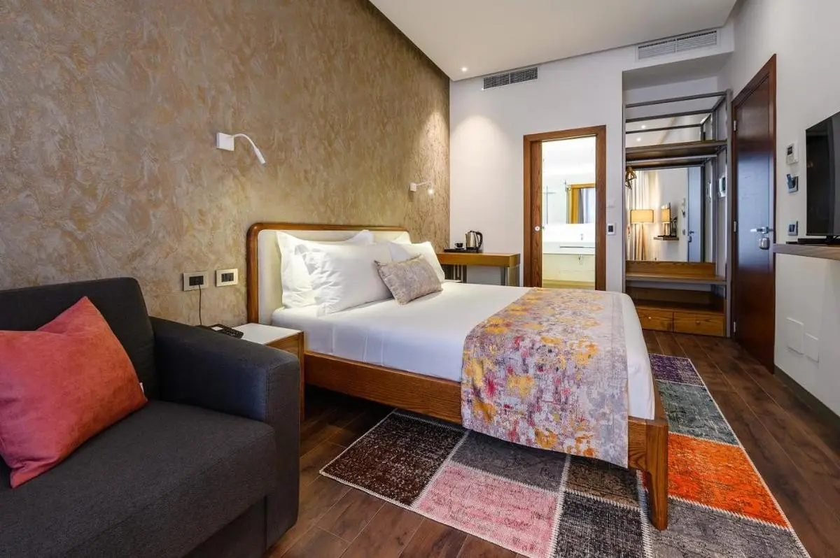 Chic Boutique Hotel & Spa — CHIC BOUTIQUE HOTEL & SPA