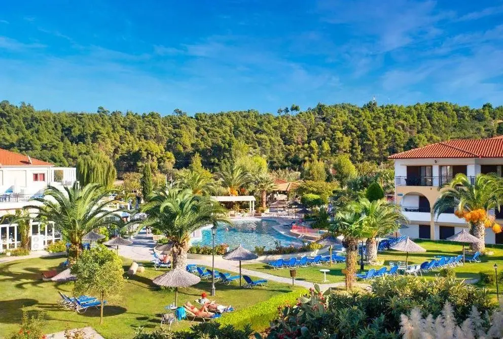 Basen w hotelu Chrousso Village