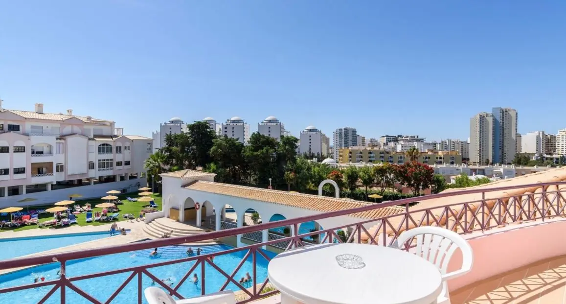 Widok z hotelu Clube Vila Rosa