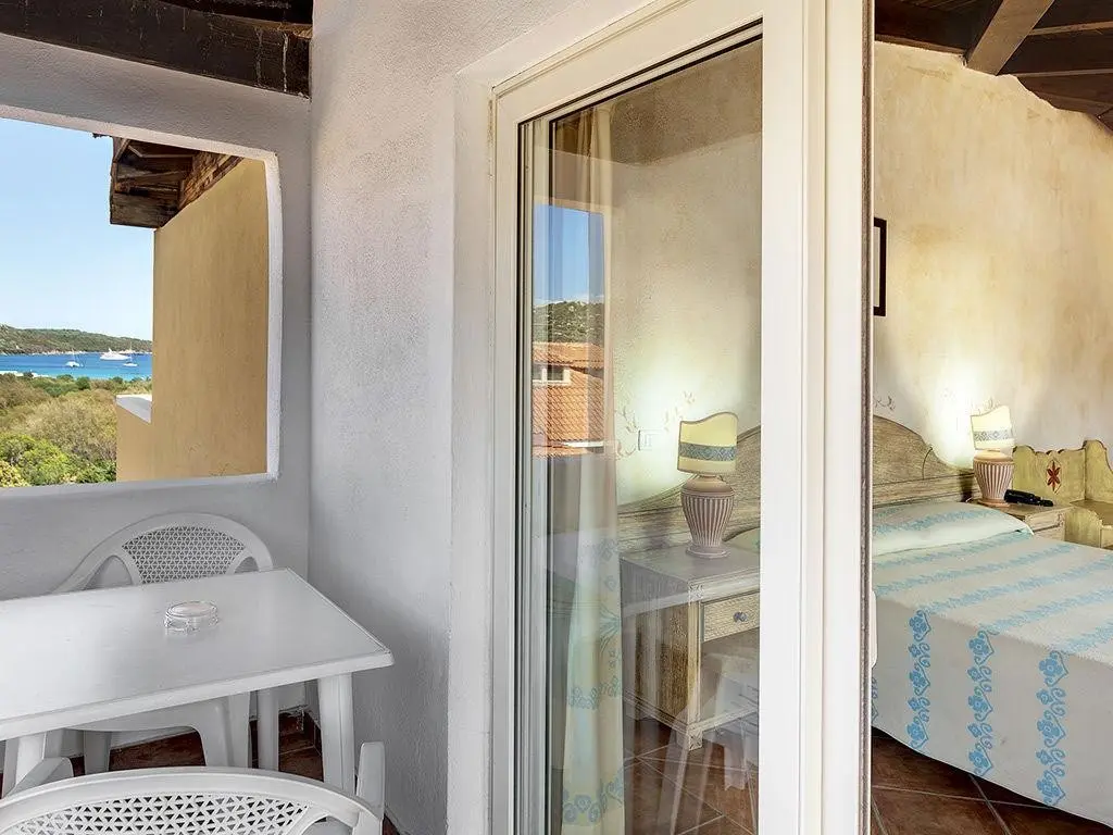 Colonna Beach Marinella — COLONNA BEACH MARINELLA