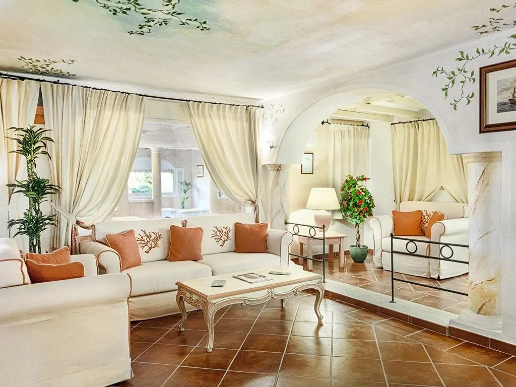 Colonna Beach Marinella — COLONNA BEACH MARINELLA