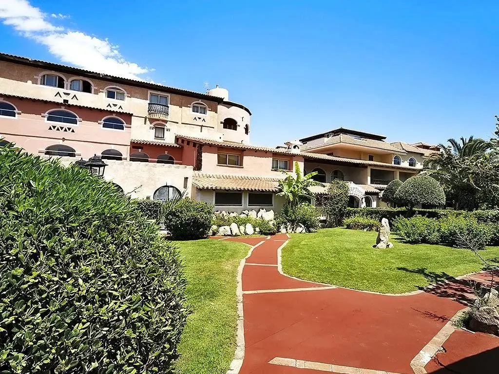 Colonna Beach Marinella — COLONNA BEACH MARINELLA