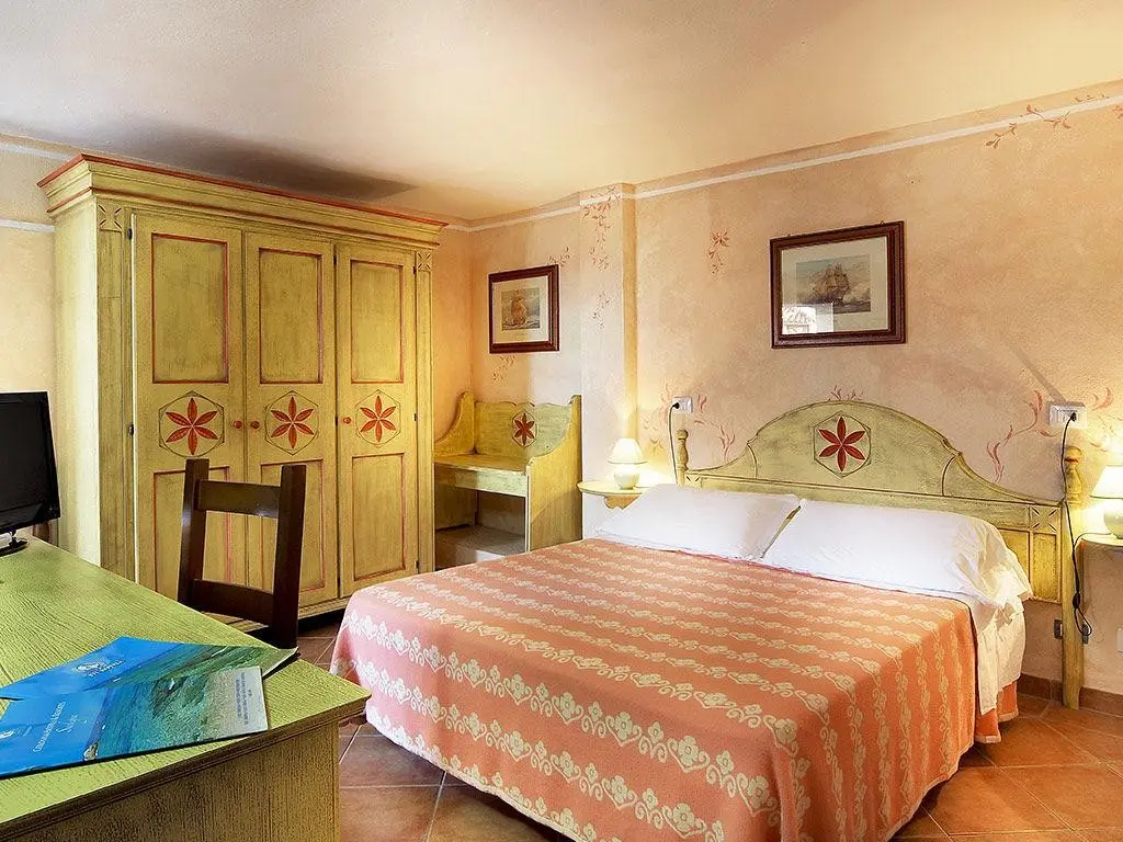 Colonna Beach Marinella — COLONNA BEACH MARINELLA