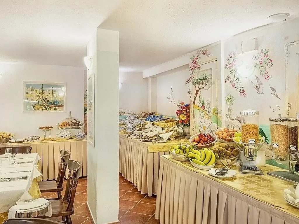 Colonna Beach Marinella — COLONNA BEACH MARINELLA