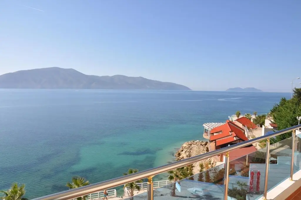 Coral Boutique — CORAL BOUTIQUE