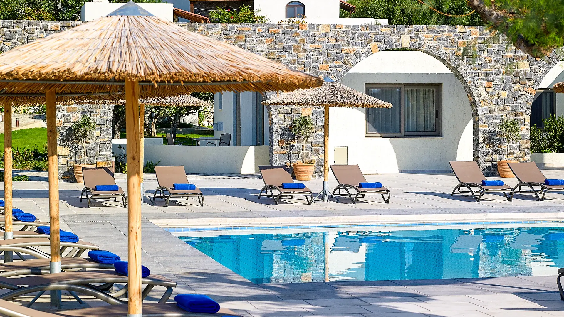 Coriva Beach Hotel & Bungalows