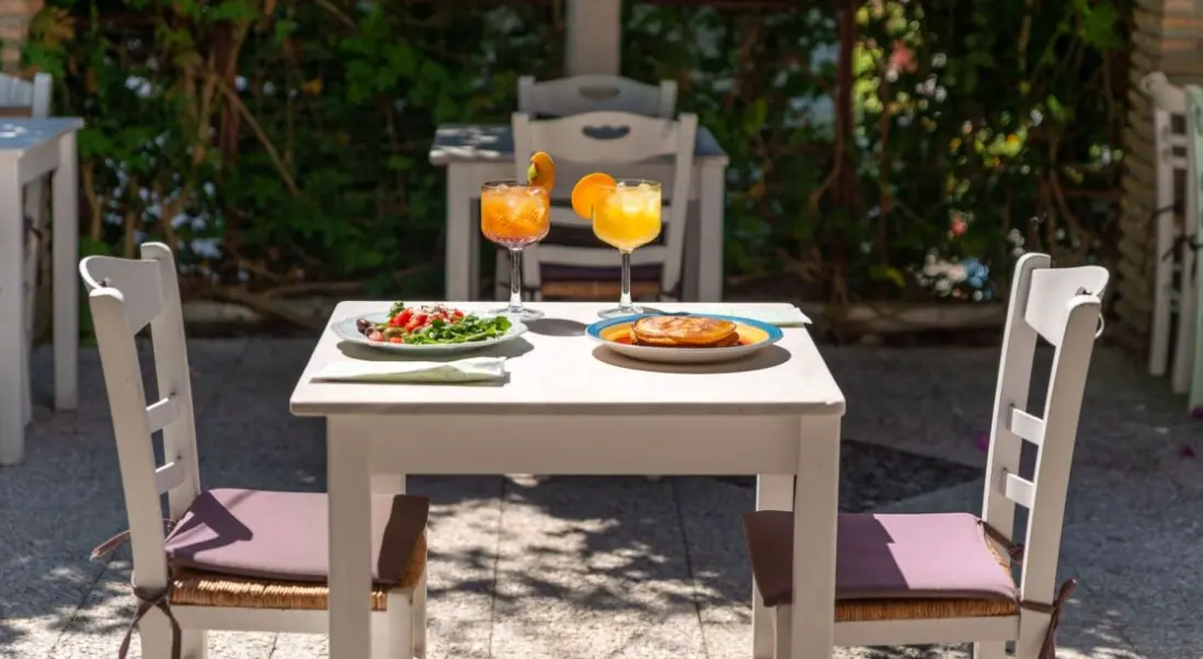 Restauracja i jedzenie w hotelu Costa Azurra