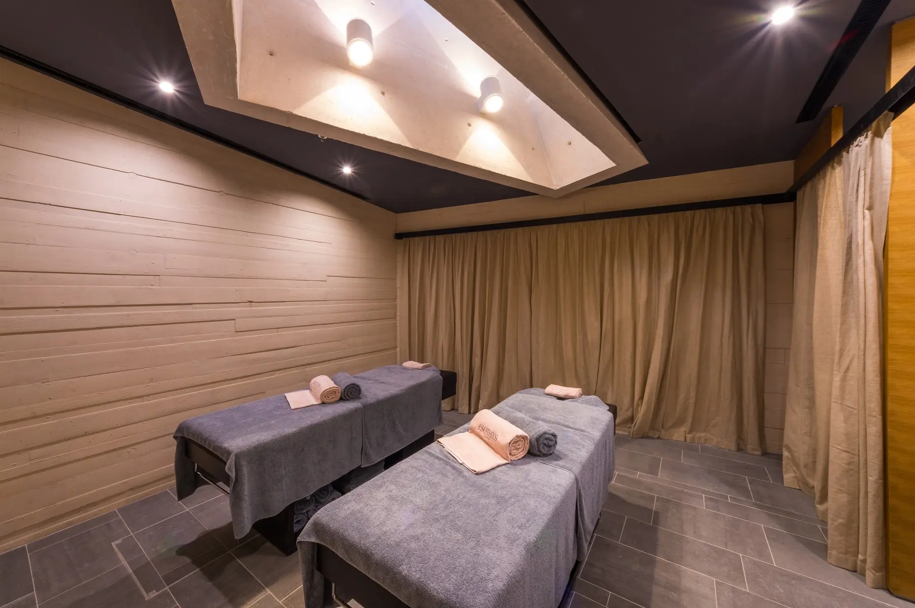 D-Resort — D-RESORT