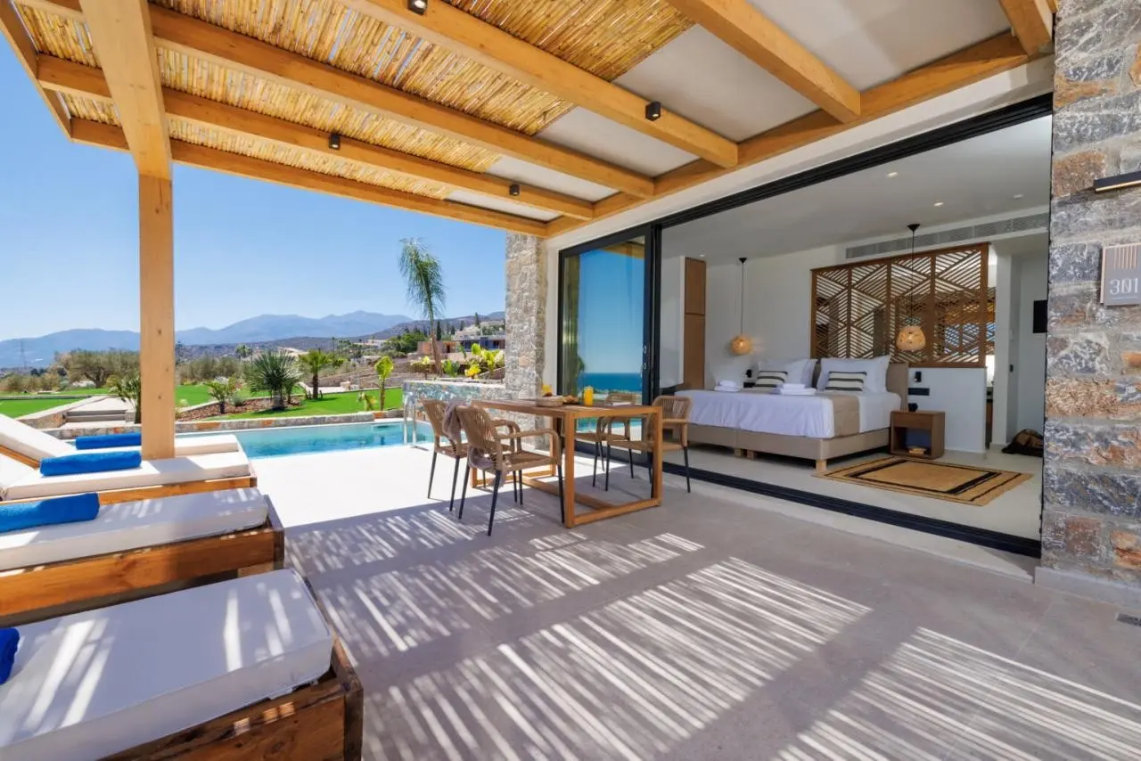 Deos Luxury Suites — DEOS LUXURY SUITES