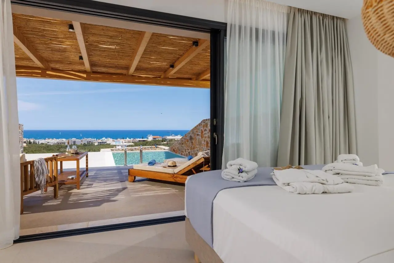 Deos Luxury Suites — DEOS LUXURY SUITES