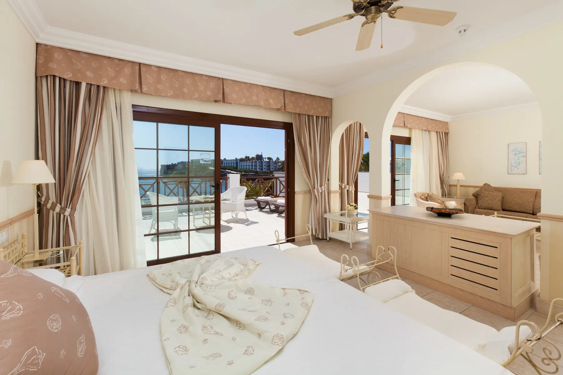 Dream Gran Castillo — DREAM GRAN CASTILLO