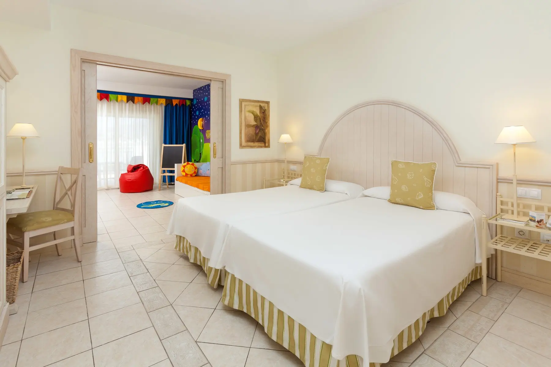 Dream Gran Castillo — DREAM GRAN CASTILLO