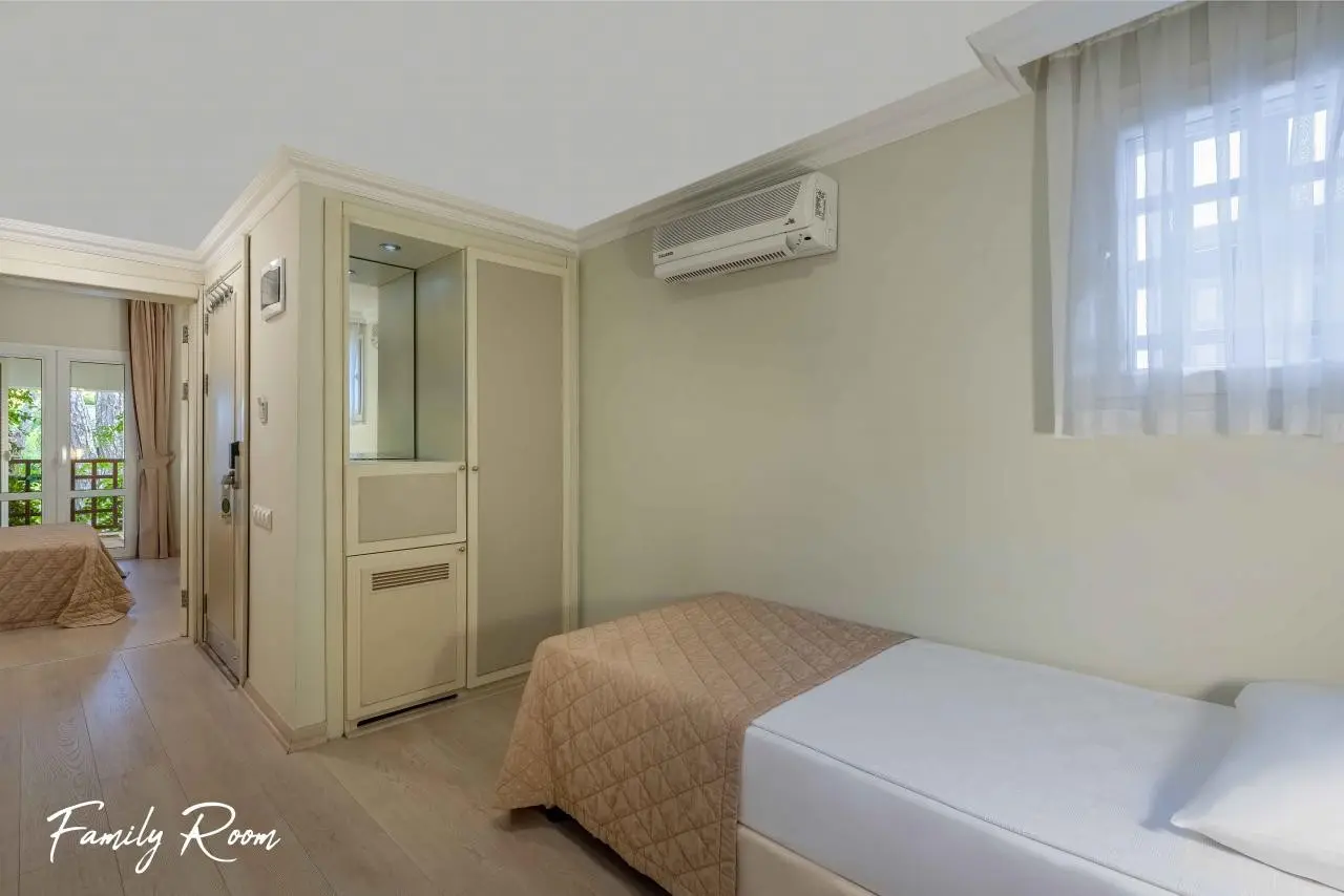 Emelda Sun Club — EMELDA SUN CLUB