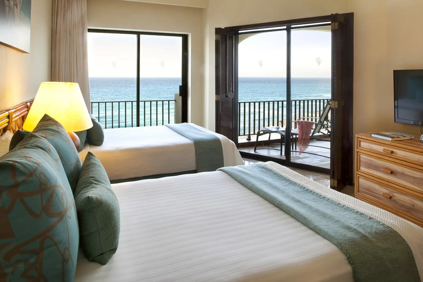 Emporio Cancun — EMPORIO CANCUN