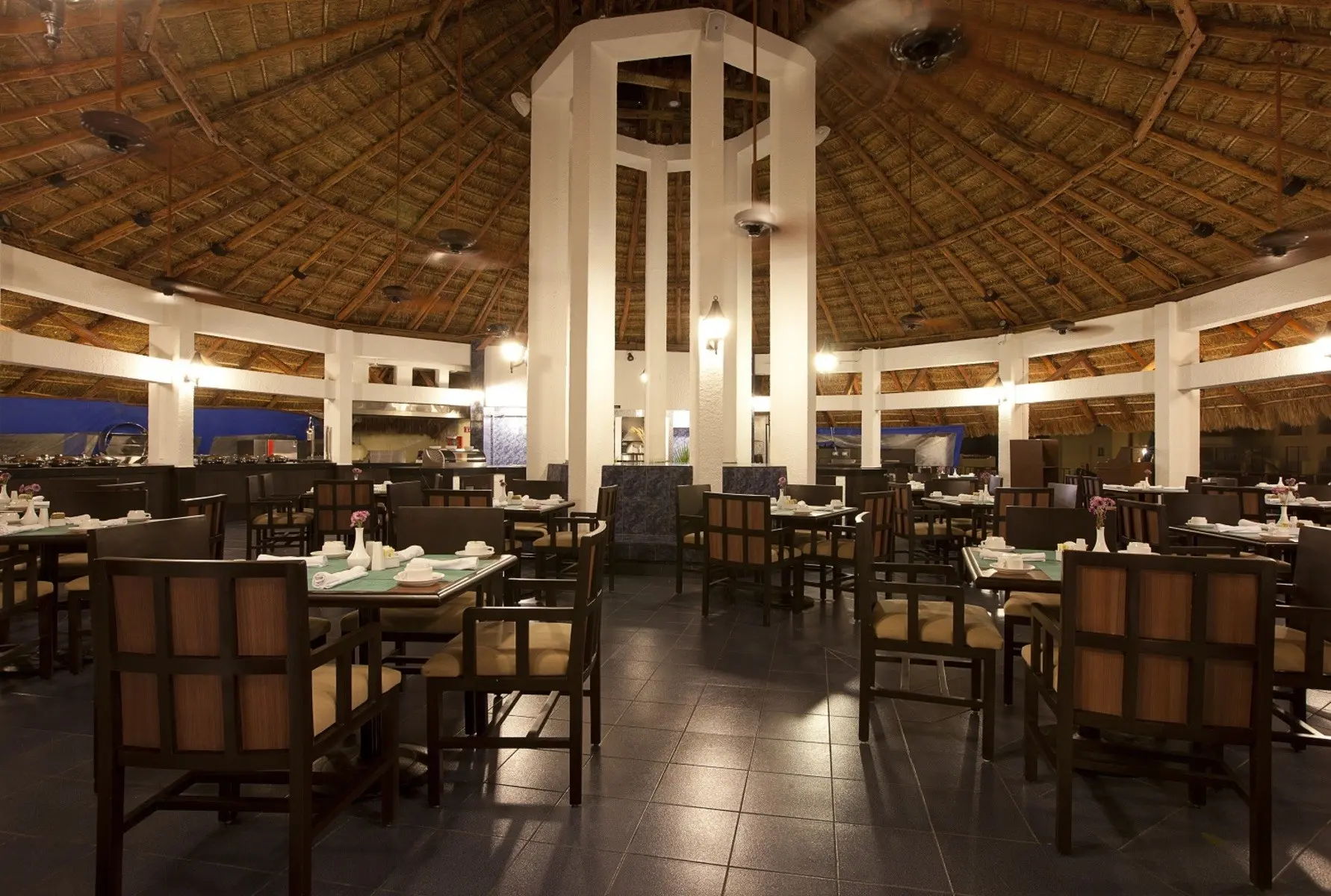 Emporio Cancun — EMPORIO CANCUN