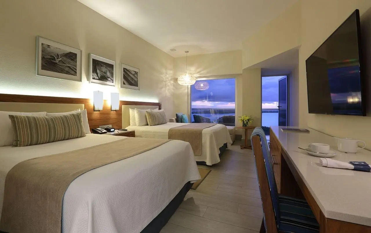 Emporio Cancun — EMPORIO CANCUN