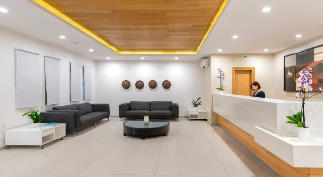 Lobby hotelu Erato Beach Hotel - Adults Only