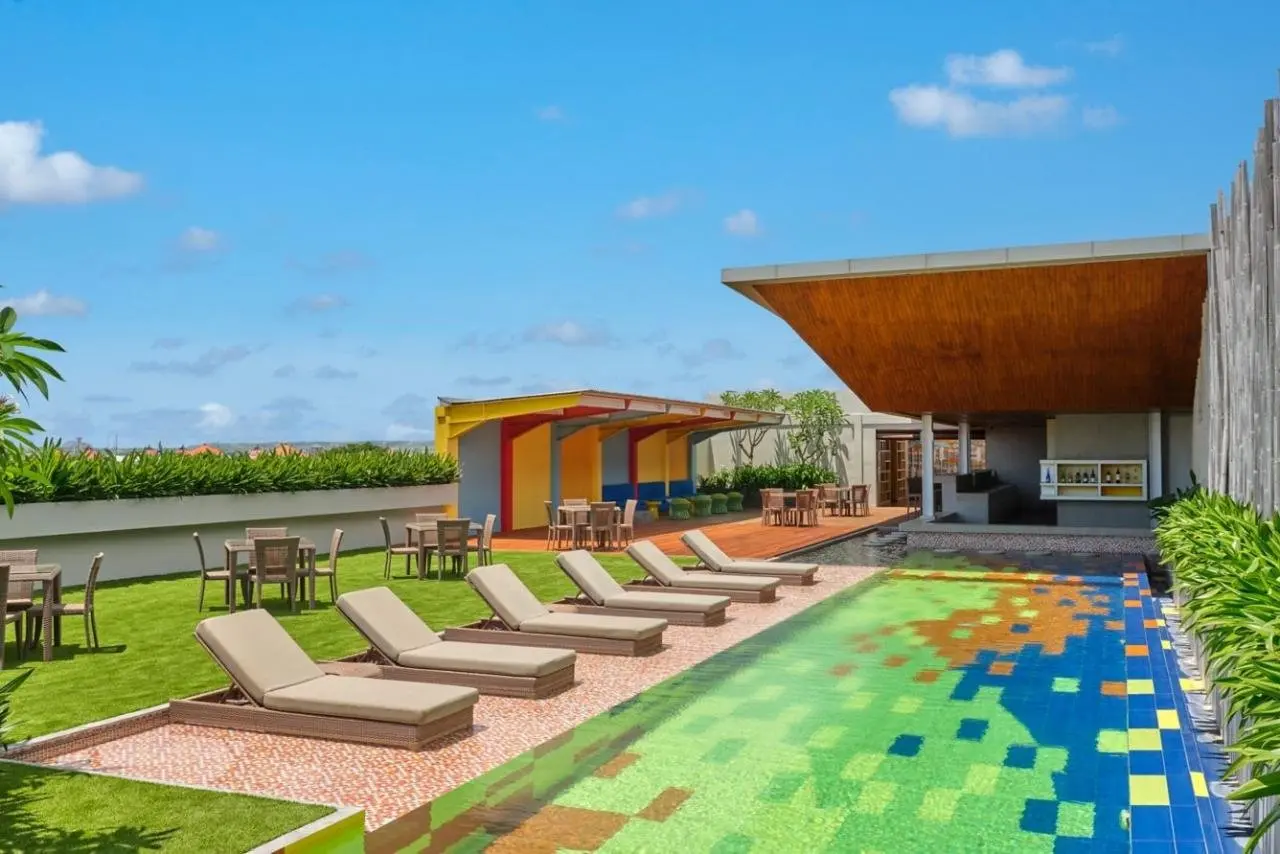 Basen w hotelu Eximdiscovery – Bali I Flores: Smoki; Plaże I Tropikalna Przygoda