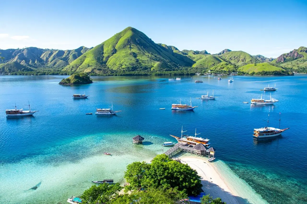 Plaża przy hotelu Eximdiscovery – Bali I Flores: Smoki; Plaże I Tropikalna Przygoda