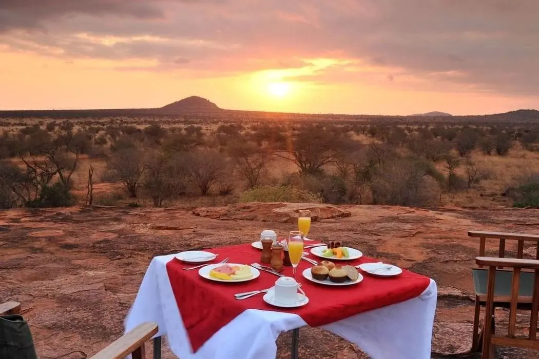 EXIMdiscovery - Czerwona Ziemia i Mgły Kilimandżaro — gallery