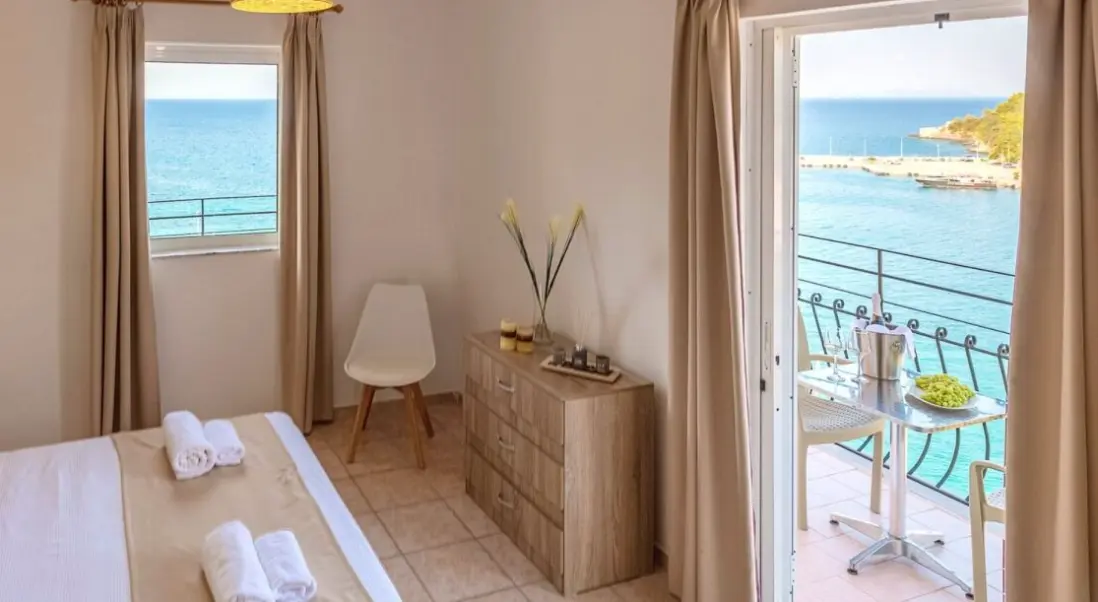 Pokój w hotelu Faro Del Porto