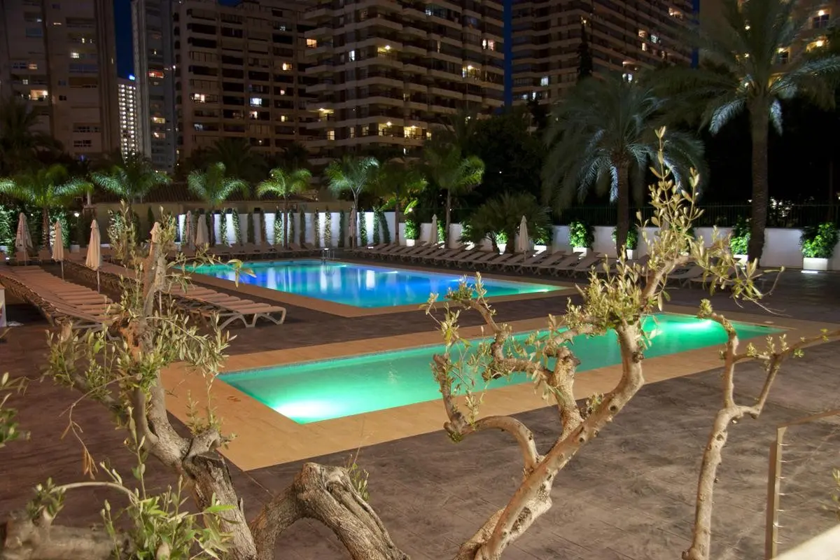 Flash Hotel — FLASH