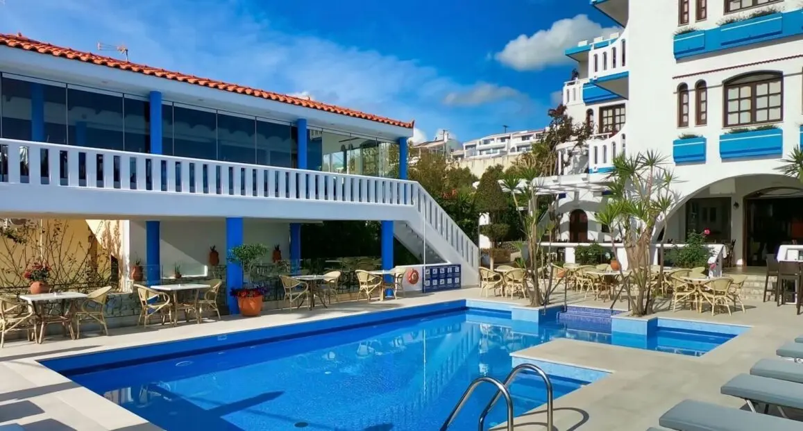 Hotel Folia Studios Apartemtns