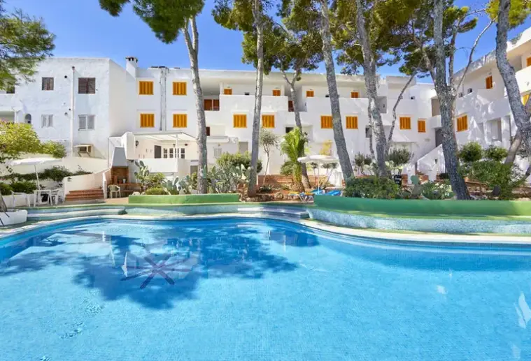 Basen w hotelu Gavimar Ariel Chico Club & Resort