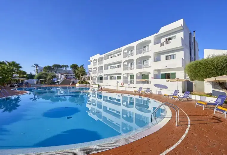 Basen w hotelu Gavimar Ariel Chico Club & Resort