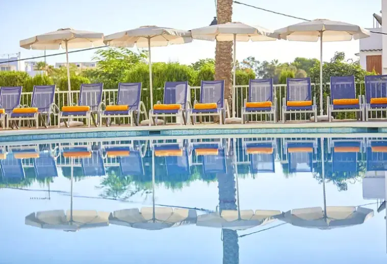Basen w hotelu Gavimar Ariel Chico Club & Resort