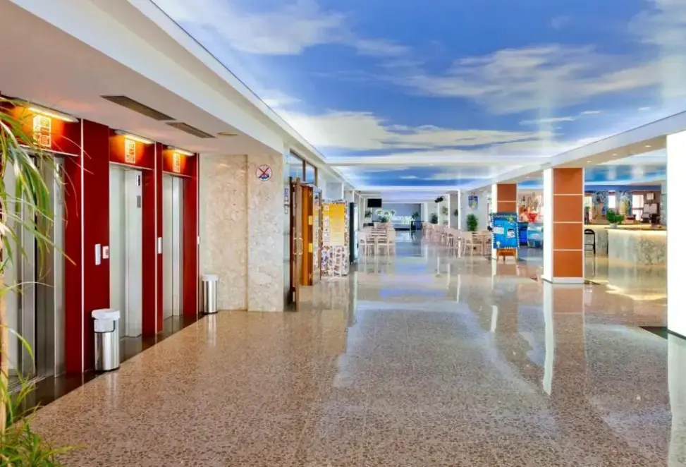 Lobby hotelu Ght Oasis Park & Spa