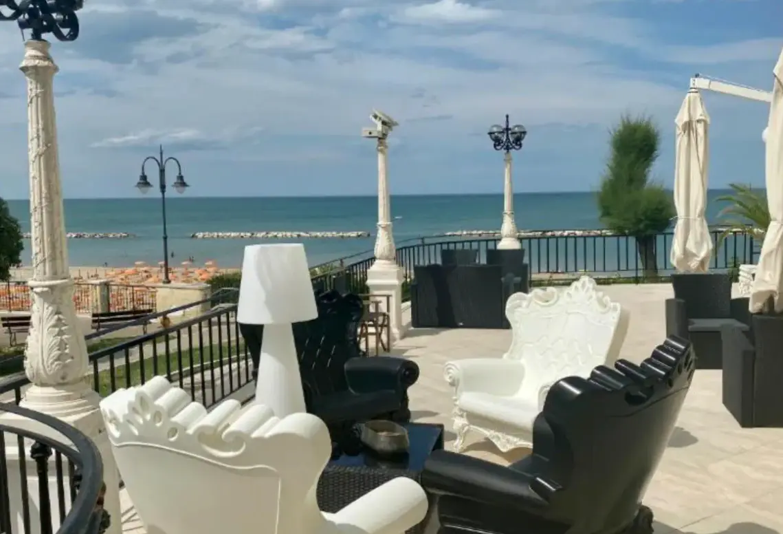 Widok z hotelu Grand Hotel Michelacci