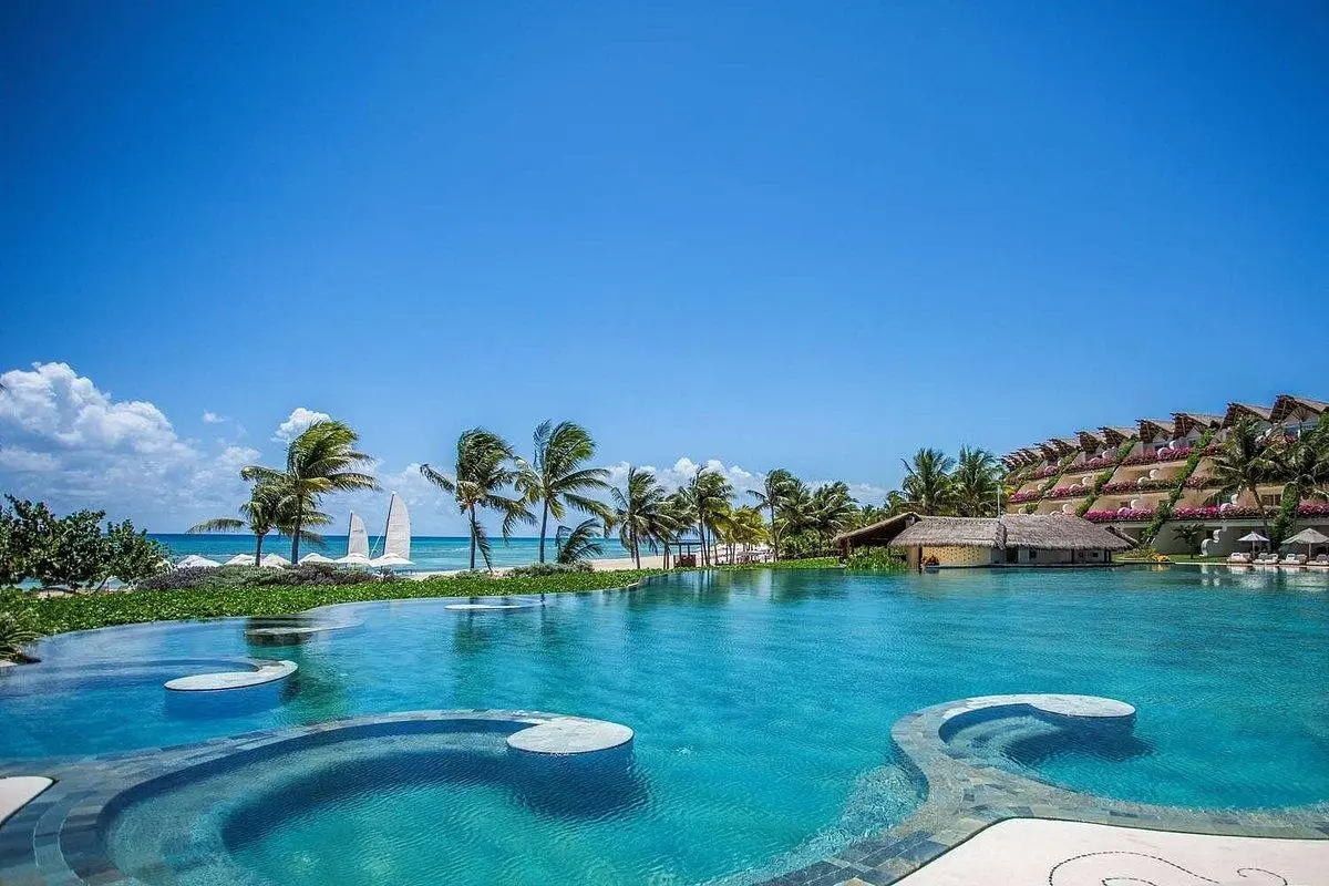 Grand Velas Riviera Maya — GRAND VELAS RIVIERA MAYA
