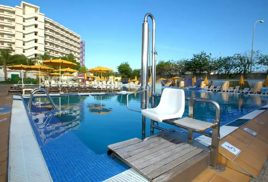 Basen w hotelu Green Field