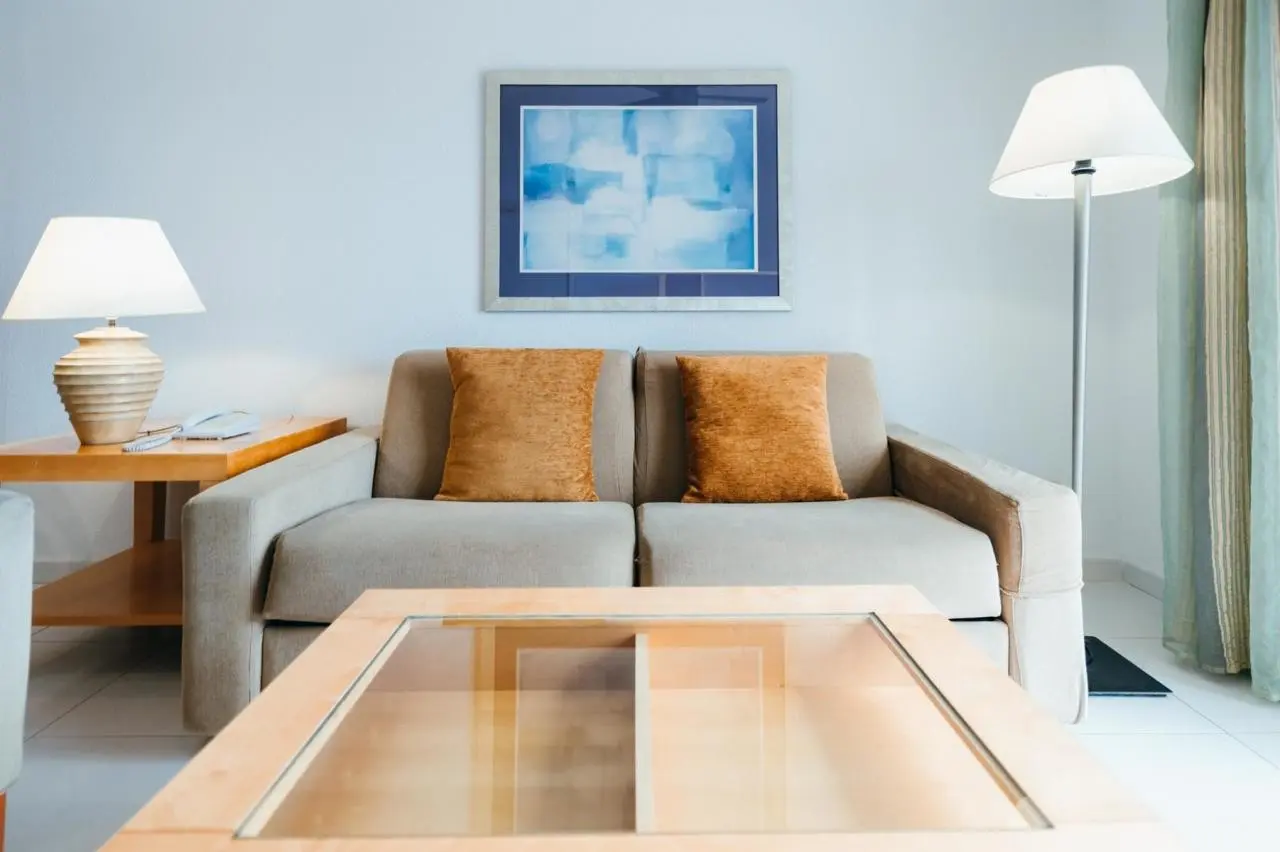 Hollywood Mirage — HOLLYWOOD MIRAGE