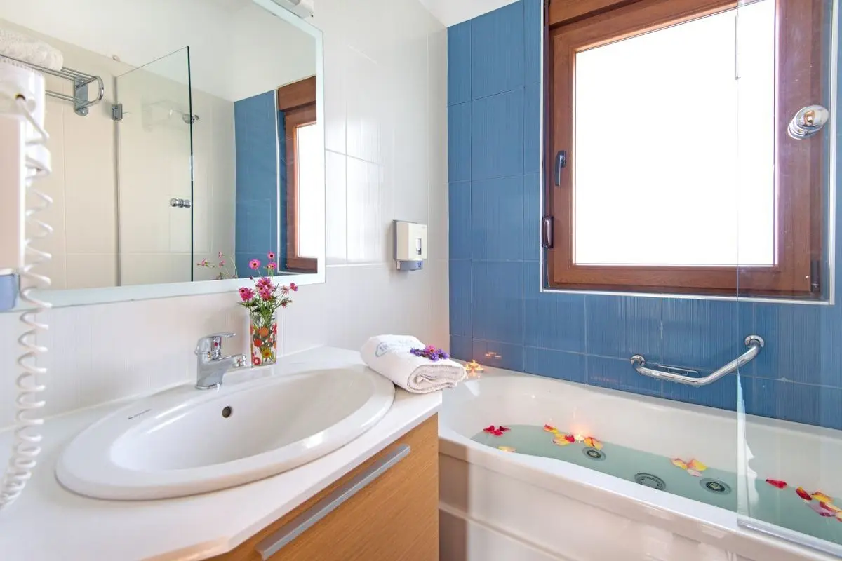 Horizon Line Villas — HORIZON LINE VILLAS