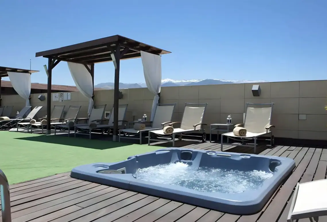 Basen w hotelu Hotel Andalucía Center
