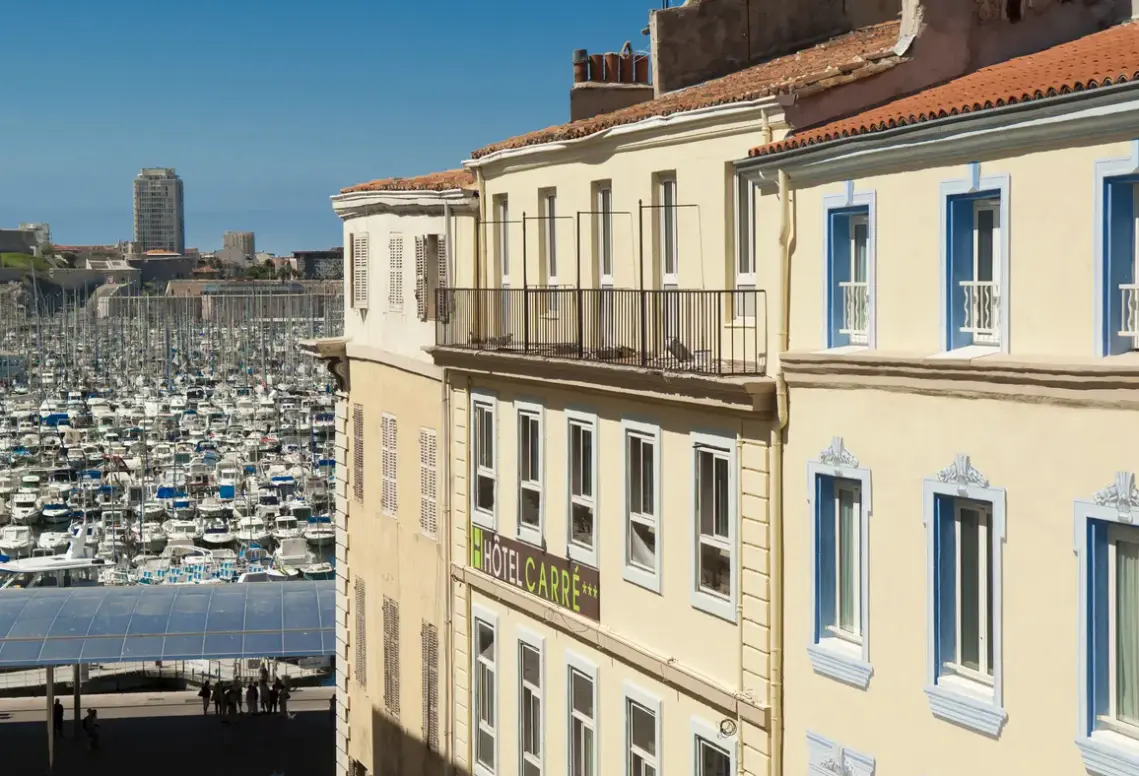 Widok z hotelu Hotel Carré Vieux Port