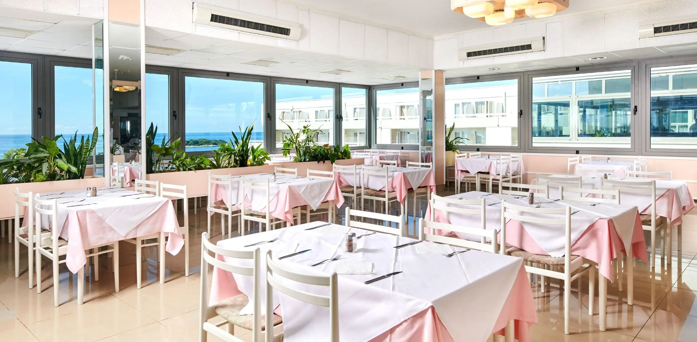 Hotel Delfin Plava Laguna — HOTEL DELFIN PLAVA LAGUNA