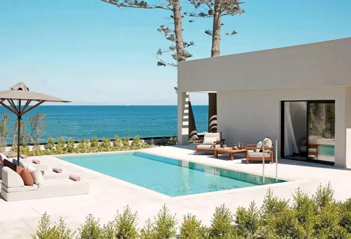 Basen w hotelu Hotel Elissa Lifestyle Resort