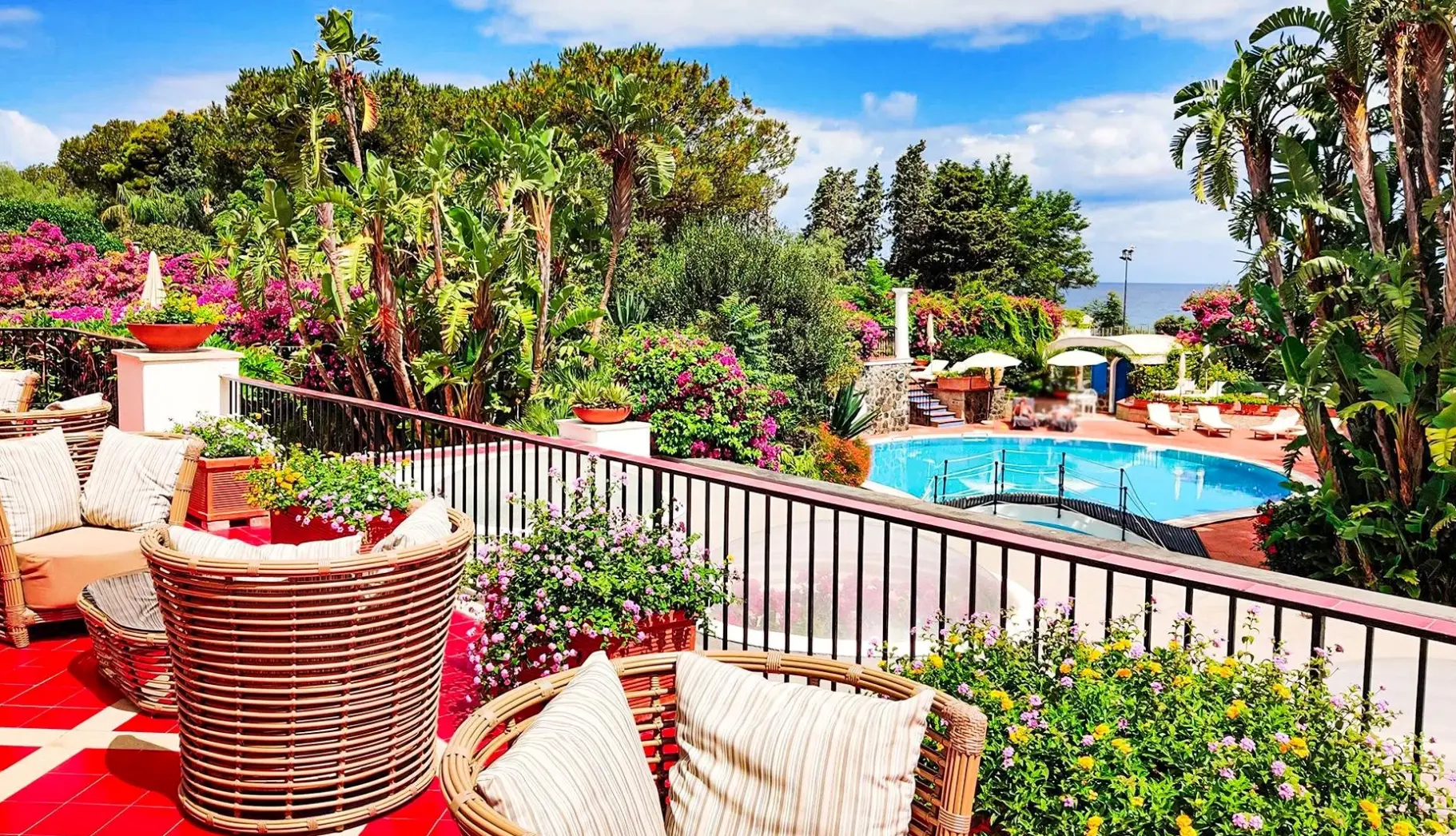 Basen w hotelu Hotel Grand Il Moresco