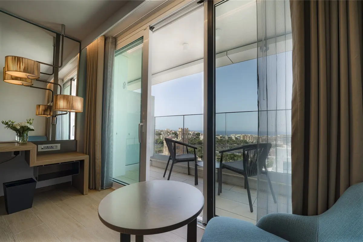 Basen w hotelu Hotel Hyatt Regency Malta